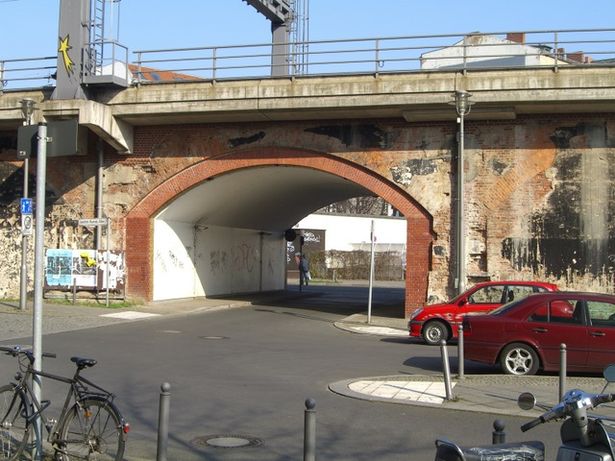 EÜ Stadtbahn O- W- Verkehr / Joachim - Karnatz - Allee Westseite