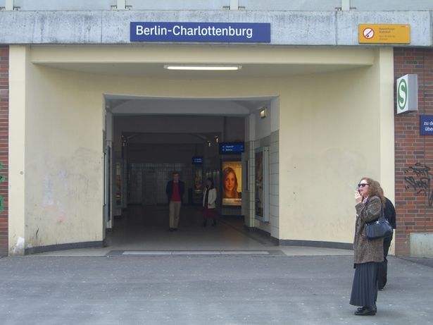 Bf. Zugangsbrücke S- Bf. Charlottenburg Ostseite