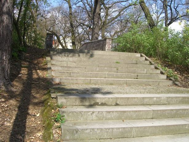 Gartenparkbrücke an der Herbartstraße im Lietzenseepark