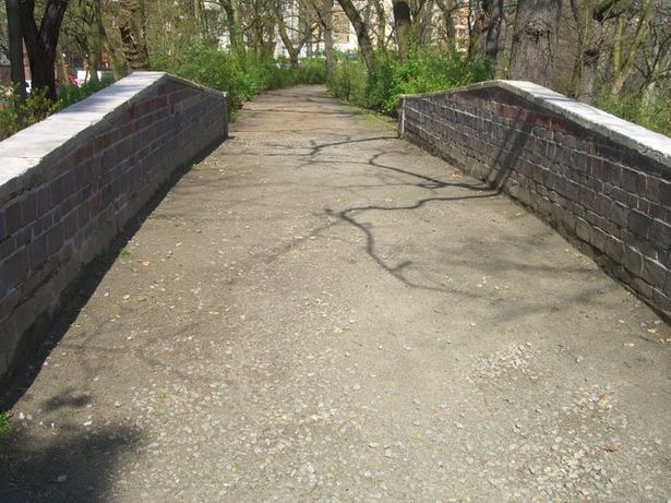 Gartenparkbrücke an der Herbartstraße im Lietzenseepark