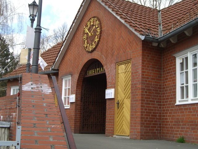 U-Bf. Thielplatz Zugangsbrücke Südwest