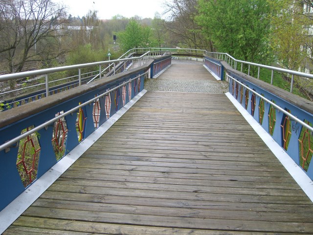 Auf- und Abstiegsbrücke z. Bahnbegleitweg am Dahlemer Weg