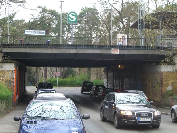 EÜ Nord Süd Bahn am Bf. Schlachtensee / Breisgauer Straße