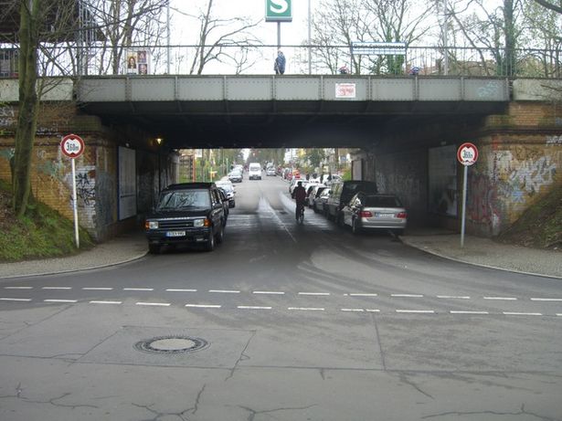 EÜ Nord Süd Bahn am Bf. Schlachtensee / Breisgauer Straße