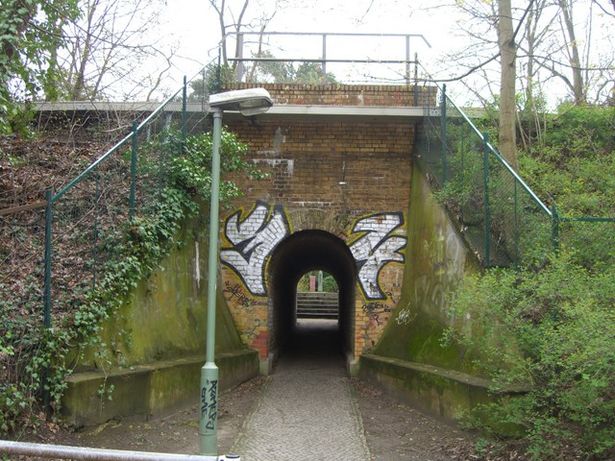 EÜ Nord Süd Bahn / Durchgang am Altvaterweg