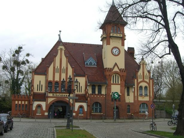 Durch- und Zugang Bf. Niklassee Südseite