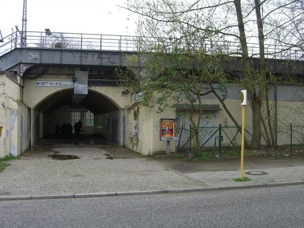 Durch- und Zugang Bf. Niklassee Südseite