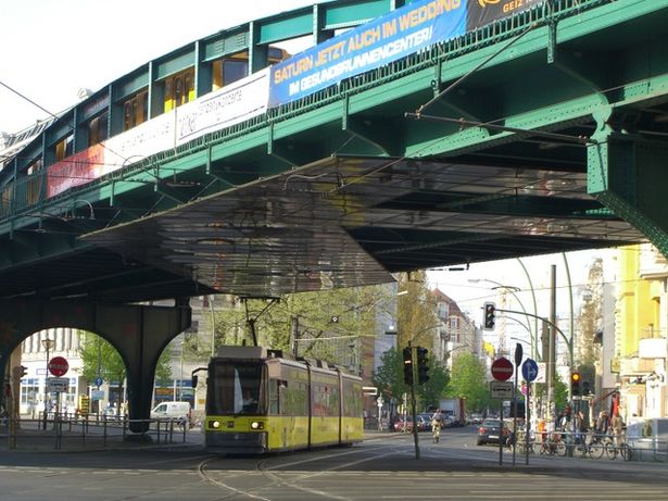 U 2 Brücke / Schönhauser Allee Kreuzung am U Bf. Eberswalder Str