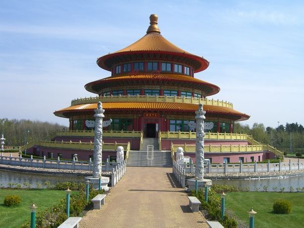 Fußwegbrücke zur Himmelspagode