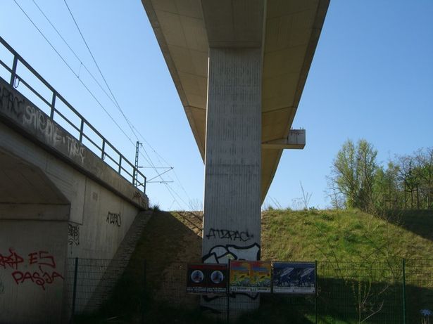 Brückenkomplex der Nord Süd Bahn / Prellerweg Ostseite