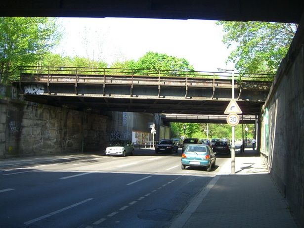 Brückenkomplex der Nord Süd Bahn / Prellerweg Westseite