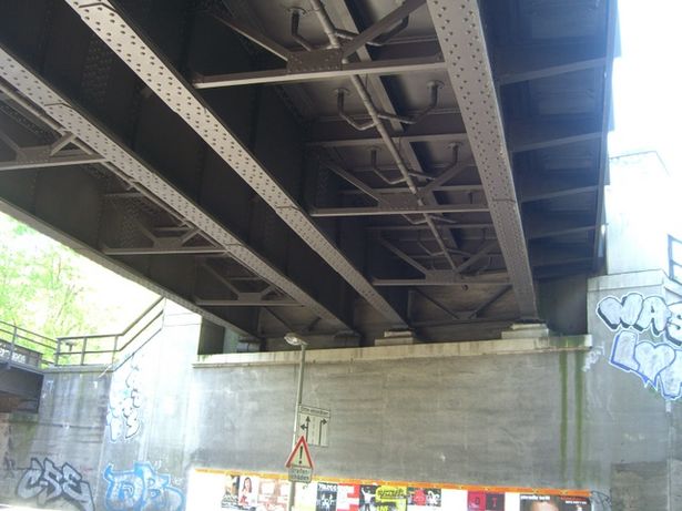 Brückenkomplex der Nord Süd Bahn / Prellerweg Westseite