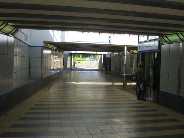 Zu- und Durchgangsbrücke Bahnhof Priesterweg