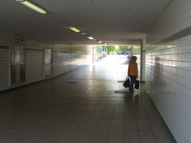 Durch- und Zugangsbrücke Bf. Osdorfer Straße