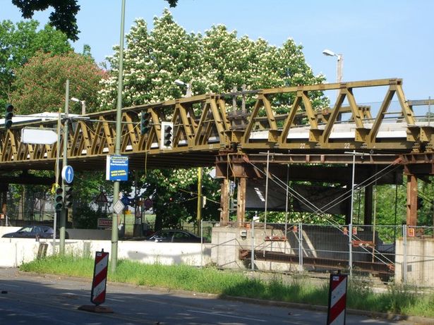 Interimsbrücke Kurt Schumacher Damm Tunnelsanierung A 105 - A 111