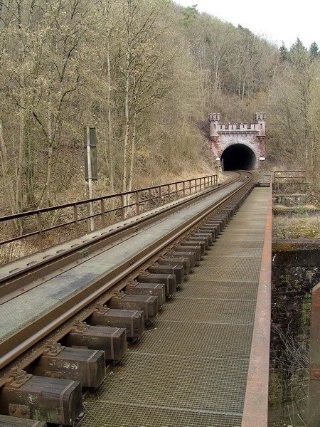 Brückenansicht in Richtung Tunnel