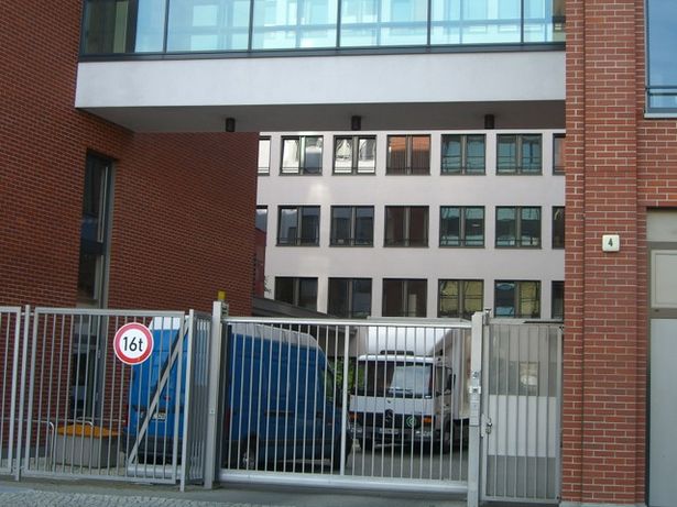 Hausbrücke über 7 Etagen Bona - Preiser - Weg