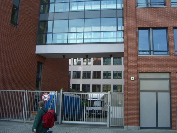 Hausbrücke über 7 Etagen Bona - Preiser - Weg