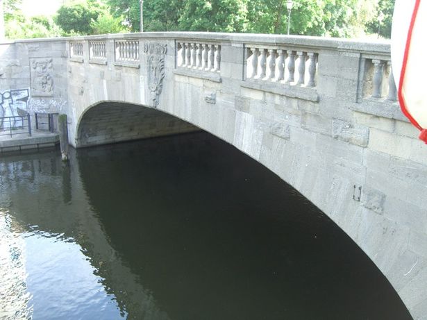 Grünstraßenbrücke