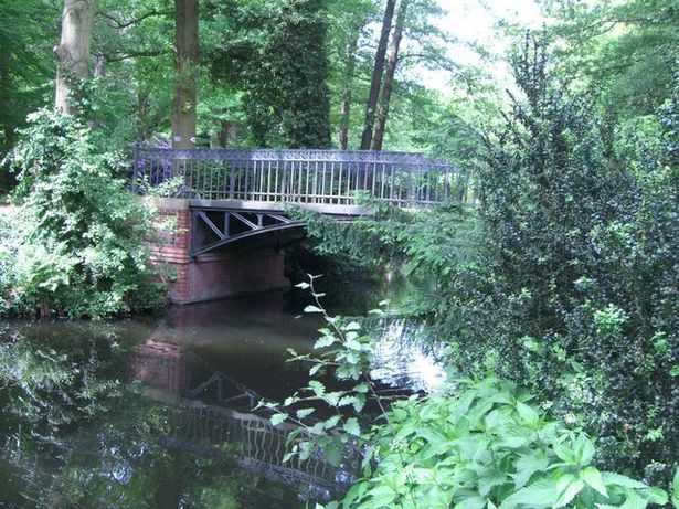 Parkwegbrücke östlich des Rousseauinselteiches