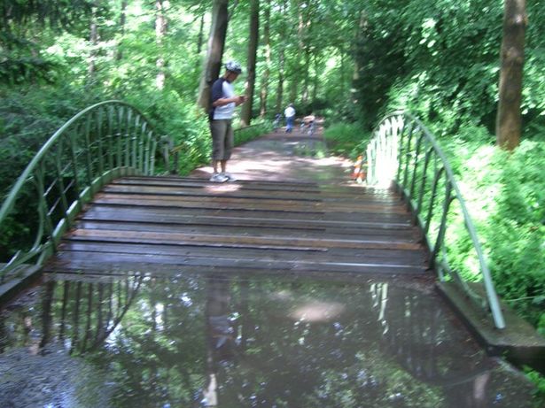 Parkwegbrücke östlich der Spanischen Botschaft