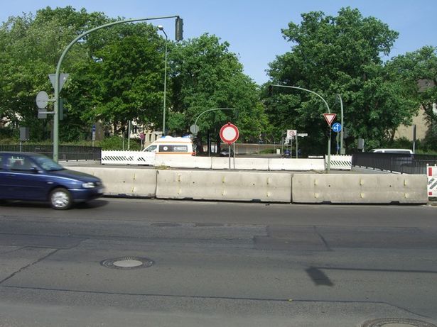 Robert - Schumann - Brücke / A 111