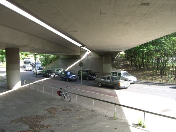 A111 Brücke / Westfahrbahn des Kurt Schumacher Dammes