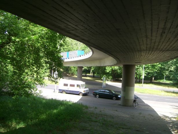 Abfahrtbrücke von der A100 zum Siemensdamm / Siemensdamm
