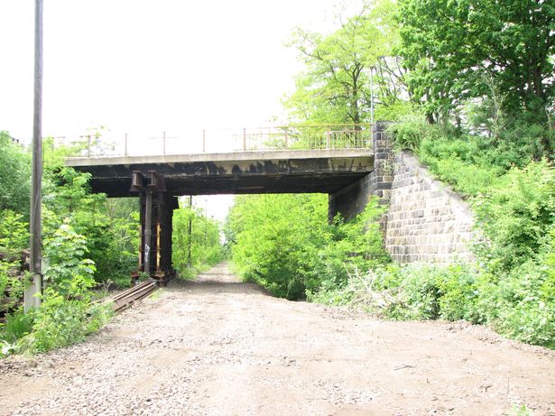 Rechter Teil der Brücke, Gleisbett vollständig Rückgebaut