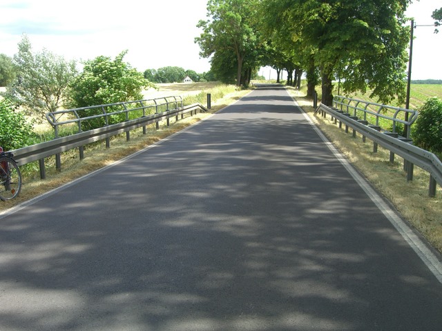 Buchholzer Alleebrücke / Graben am Altlandsberger Vorwerk