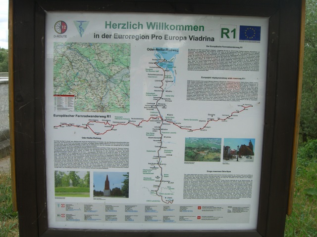 Oderflutbrücke westlicher Oderverlauf an der Insel vorbei