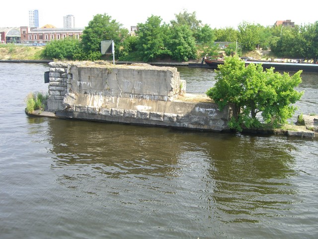 ehemalige Brommybrücke / Spree