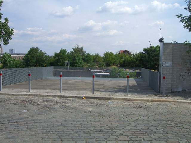 ehemalige Brommybrücke / Spree