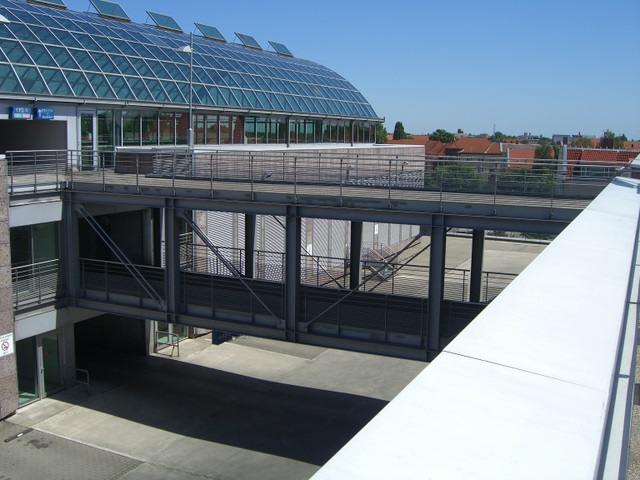 Fußwegbrücke 2 Etagen Südostecke außen