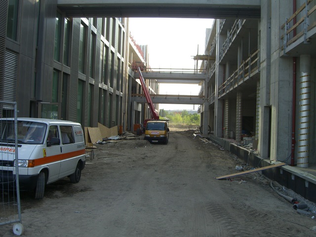 Fußwegbrücken in 2 Etagen mittig Solon - AG f. Solartechnik