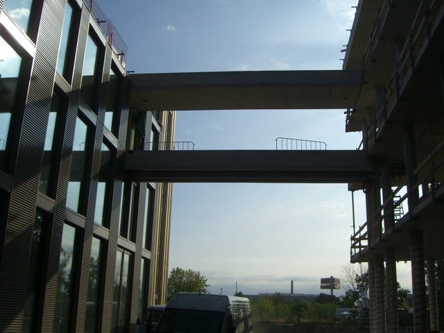 Fußwegbrücken in 2 Etagen Nordostseite Solon - AG f. Solartechnik