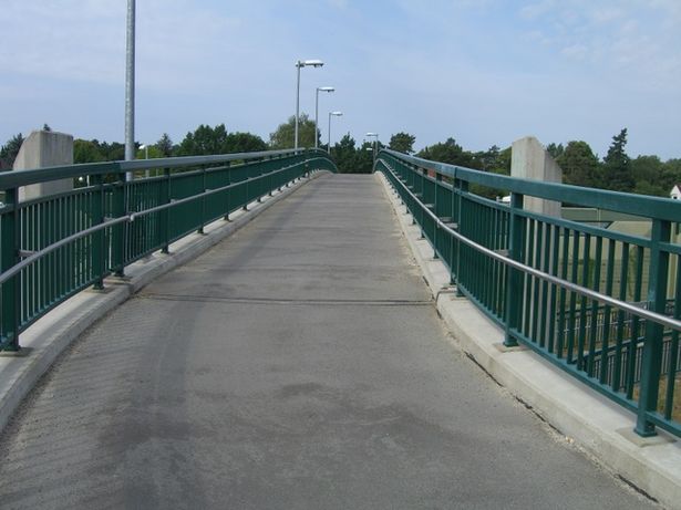 Fuß- u. Radwegbrücke Ibsen - Jonas Lie Straße / B96 Alt Glasow