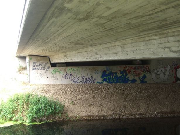 B 96a Brücke / Klärwerksableiter aus Waßmannsdorf