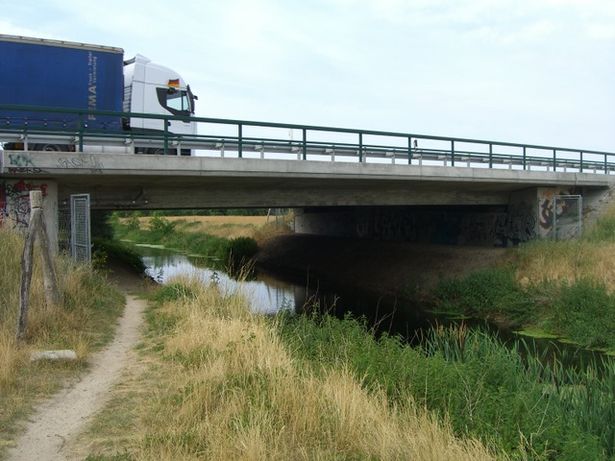 B 96a Brücke / Klärwerksableiter aus Waßmannsdorf