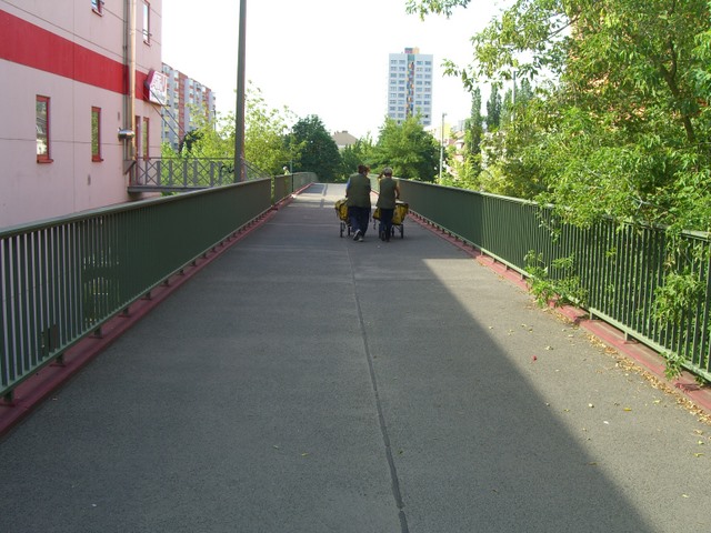 Hauszugangsbrücke Süd Autoteile Unger Friedrichsfelde eingeben