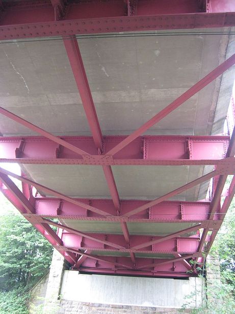 Unteransicht und südliches Wiederlager