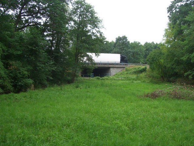 Autobahnbrücke A 12 / Zugang u. Zufluß zum Dehmsee im NO Bereich