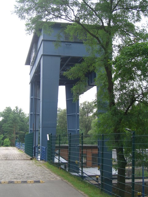Straßenbrücke Süd an der Kehrsdotfer Schleuse / Oder Spree Kanal