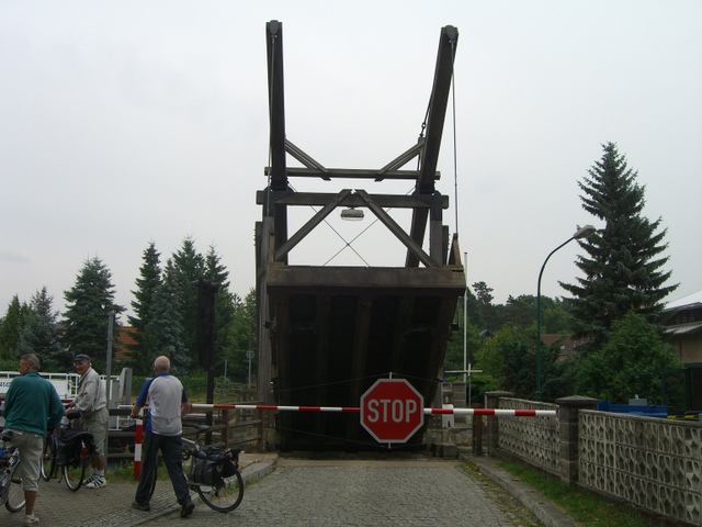bewegliche Zug- Klappbrücke in Neuhaus