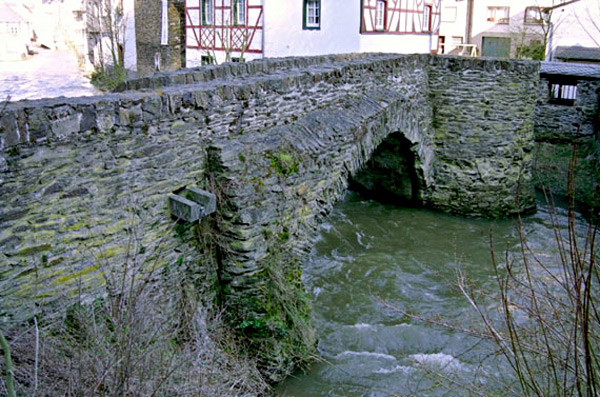 Untere Schlossbrücke