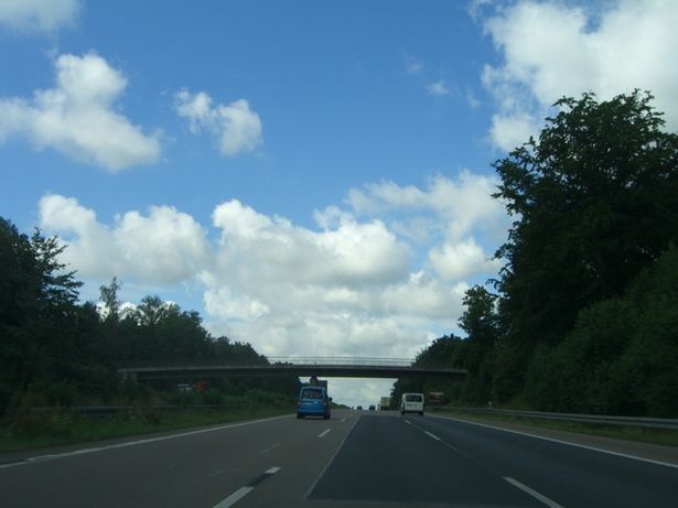 Siedlungswegbrücke / Autobahn A 4