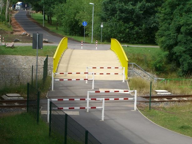 Fuß- und Radwegbrücke verl. Helbersdorfer Str. / Chemnitz