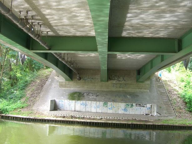 Kolberger Straßenbrücke / Kanal Langer - Wolziger See