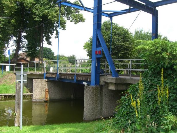 Bewegliche Zug- Hubbrücke Lindenstraße / Groß Körischer Graben in Groß Köris