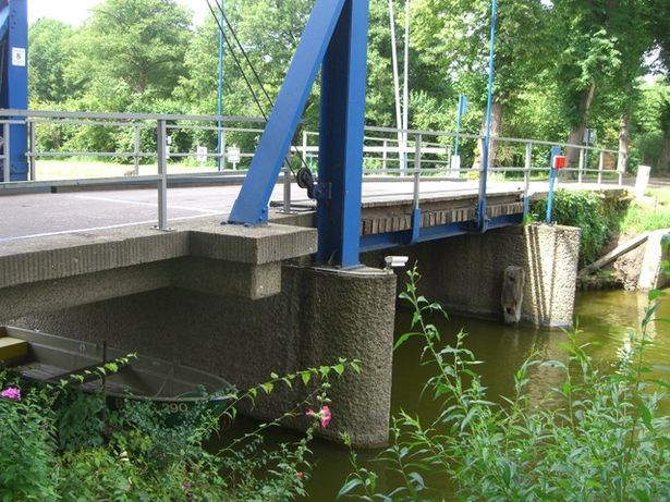 Bewegliche Zug- Klappbrücke Lindenstraße / Groß Körischer Graben in Groß Köris